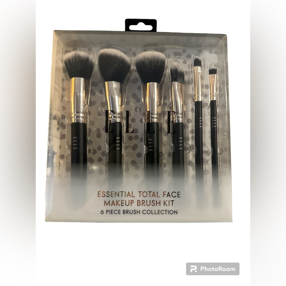 Elle Essential Total Face Makeup Brush Kit NWT